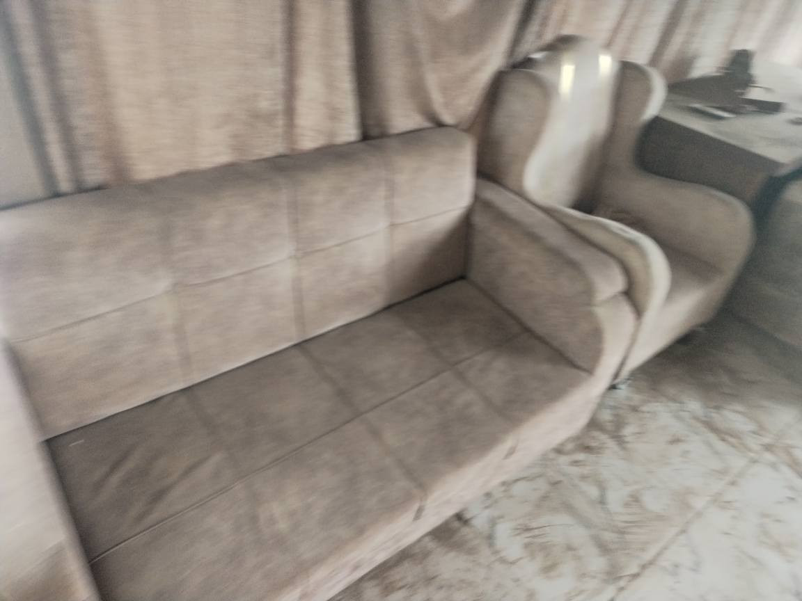 5تخومه مال كوفي 3تخومه بدون ضرر الباقي ضرر قليل يعني شويه مثقبات بدون كسر نضيفات الواحد قفل 170 رقمي *********** النجف, العراق
