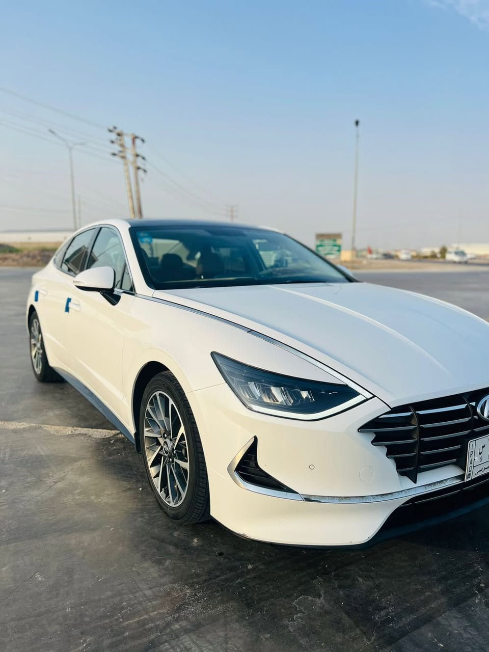 السلام عليكم
سوناتا خليجي موديل ٢٠٢٣ رقم بغداد
لون ابيض فول مواصفات 
ومواصفاتهة معروفه ميحتاج اذكرهن
رقم بغداد ماشيه ٤٤٠٠٠ وقابل للزياده
السياره بيهة شويه بارد بالجاملغ الامامي جهة السايق
وبيهة بارد مقدار اصبعين بالجامغ الامامي عكس السايق
السياره جديده وعلى ايدي 
رايدهة ب٢٢٥ وبيهة مجال قليل 
مكانهة بالصويره
***********
