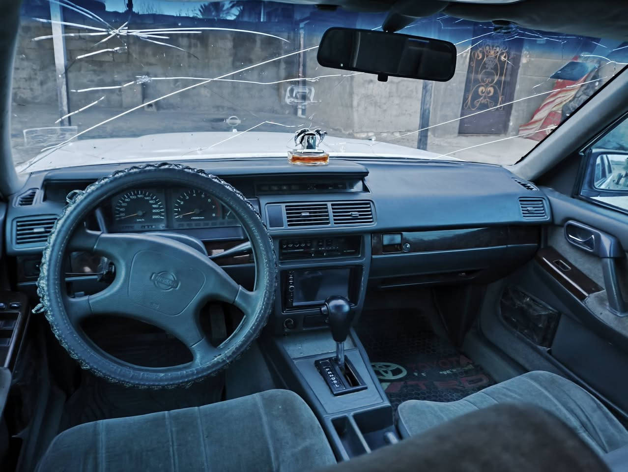 سدرك 2001 بغداد 
السعر 55/
***********
