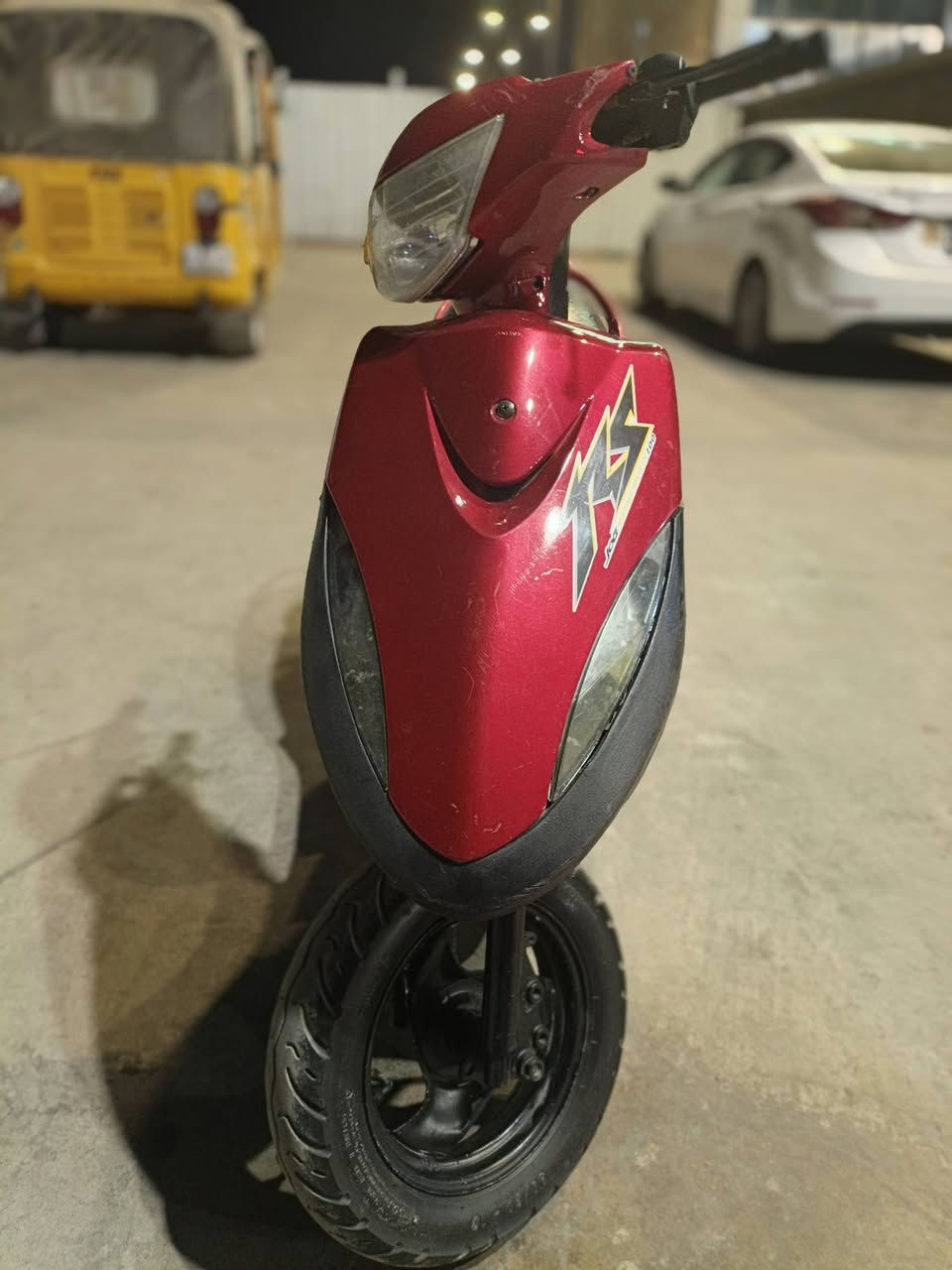سلام عليكم شباب دراجه ماكس عدله 120 الدراجه محرك حلو نكره سلف هندر لا تبخير ولا نضوح بلاد 49 محرك كلش ناعم تاير خلفي جديد تاير امامي نضيف هم لايت عالي ناصي هورن طستها حلوه كشرها شوفت عينك صالنصه رياضي الدراجه بيها ملاحضات كلش بسيطه كتف اشاره بريك امامي سعرها مناسب 450 بيه مجال حك الجيه مكاني البياع تقاطع الدرويش رقمي 
***********
