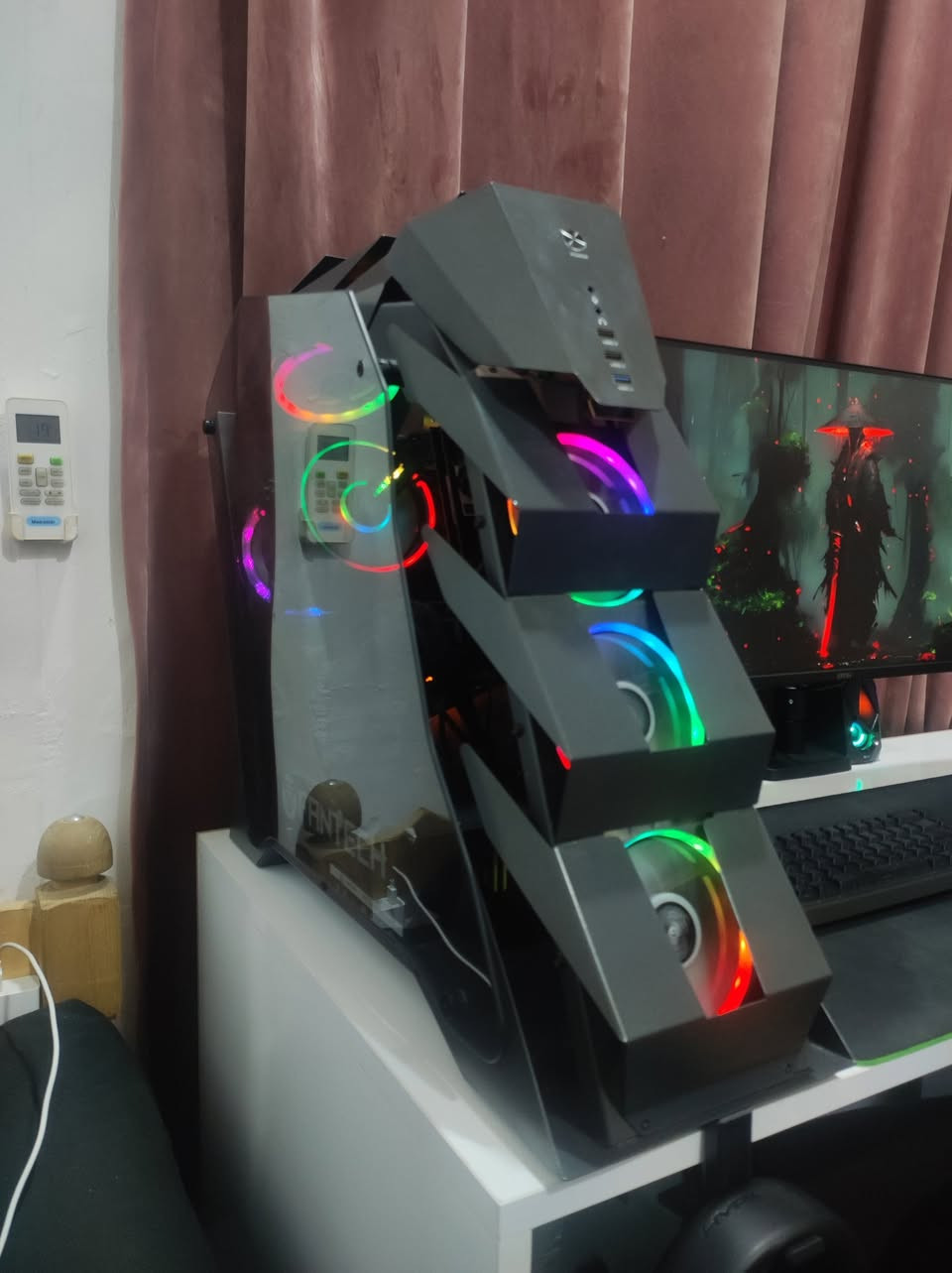 السلام عليكم

📝  ( PC GAMING )

  💻 مواصفات:/
  ▫️  CPU:/  ( AMD RYZEN™ 5 5600 6-CORE, 12-THREAD )
  ▫️  CPU:/  ( COOLER :/ ( ABKONCORE CT404B DUAL SYNC )
  ▫️  GPU:/  ( NVIDIA™ GEFORCE ® GTX 1650 SUPER  GALAX 2FAN ) 
  ▫️  M.B:/   ( ASROCK B450M DS3H V2 / M.2 )
  ▫️  RAM:/  ( G.SKILL 16GB ( 2x8GB ) DDR4  3200MHZ )
  ▫️  P.U.S:/ ( 550W 80+ BRONZE ) 
  ▫️  STORAGE:/  ( SSD 1T )
  ▫️  CASE:/ ( CGX7 COBALT 7FAN FULL RGB ) 

📝اخوان بس الكيس سعرة 125 الف واكثر بدون مراوح ويمكم الحساب
 
💰 السعر: 620,000 مع الكرت 
💰 السعر بدون الكرت : 520,000  

📍 مكاني: بغداد - الأعظمية
🚚 التوصيل: بغداد (5 آلاف) | المحافظات (6 آلاف)
📞 رقمي: ***********

#Metus
