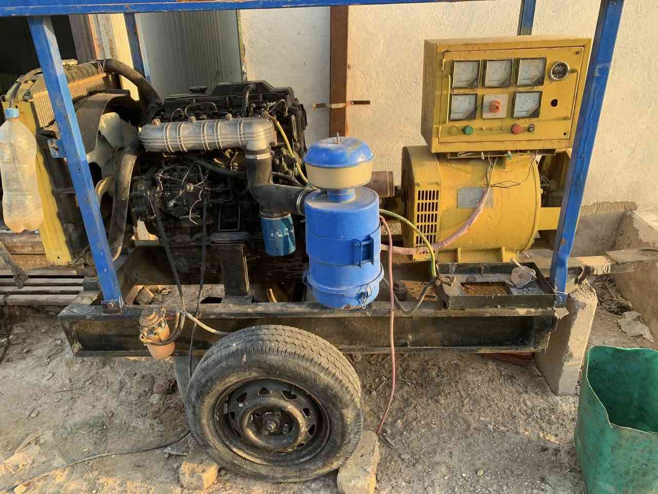 سلام عليكم للبيع مولده كيه 2701شرط شغل نضافه 100بل 100راس توليد 30كيفي شرط شغل ولحمل مكينه خير من الله جديده لا تنقيص ولا تبخير سعره 14ورقه وبيه مجال مكاني كوت رقمي ***********
