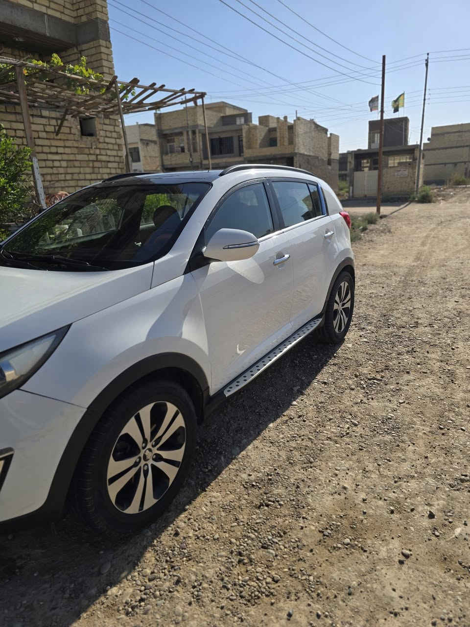 للبيع سياره سبورتج خليجي موديل ١٢ سياره جاهزه فول مواصفات سياره ماشيه ١٦٧ الف  السعر السياره ١٣٥ ورقه  بيه مجال بسيط 
مواصفات السياره سقف بني رامه +تشغيل بصمه +ابواب بصمه +مري شفط +تحكم استيرن +كشن كهربائي +صندوك بصمه 
مكينه السياره ٤سلندر مكينه ٢ الفين +مكينه كير مكفولات +تبريد +تدفئه فول  ضرر السياره موضح بل سونار رقم السياره بغداد خصوصي تحويل ثاني يوم  الستفسار اكثر اتصل الرقم [***********] مكان السياره الشعب
