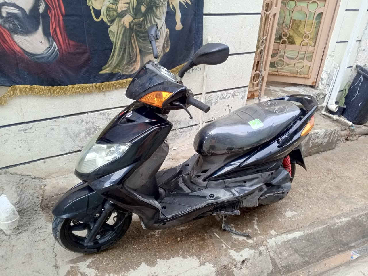 البيع يعني كورتون صارله يومين من الربه جديد فحل بابل الحله ***********
