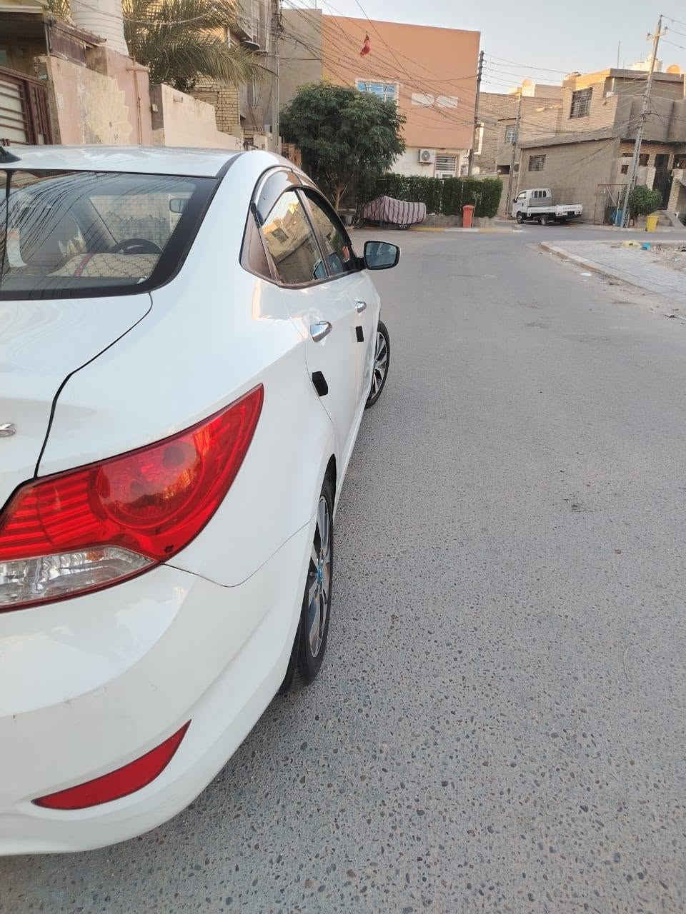السلام عليكم سيارة خليجية اكسنت للبيع في كربلاء المقدسة رقمها بغداد، سيارة بيها قطعة وحدة تبديل چاملغ الايمن بسبب ضربة بسيطة، موديلها 2015 استخدام شخصي وسعرها 110 وبيها مجال قليل ، الاستفسار ***********
