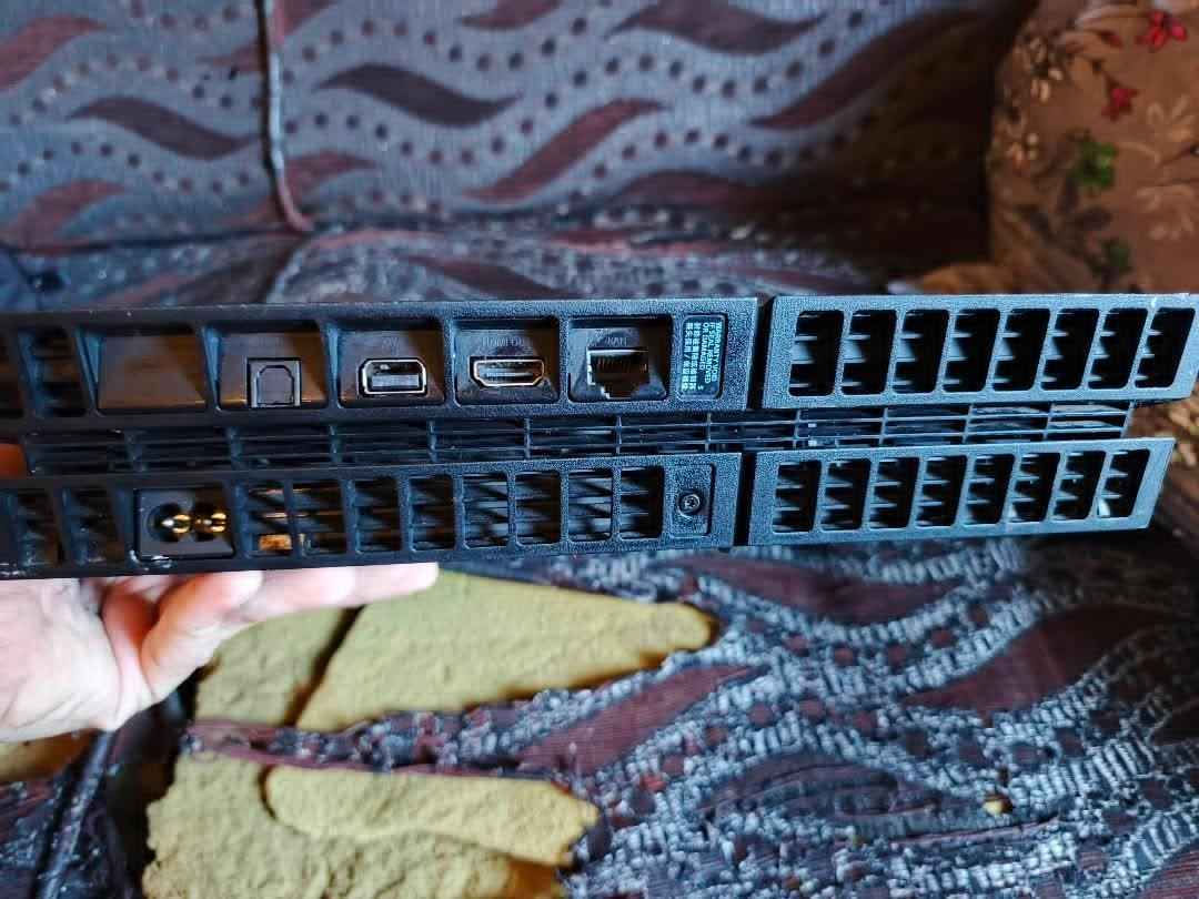 جهاز بلي فور فات مهكر للبيع 
نظام 12:50 مهكر ابو قرص
ذاكره 500 
نظام 99% 
السعر 200 
وبيه مجال 
المكان بغداد بغداد, العراق


**إذا كنت صاحب هذا الإعلان وتريد حذفه لأي سبب، رجاءا أرسل رسالة إلى الدعم الفني**