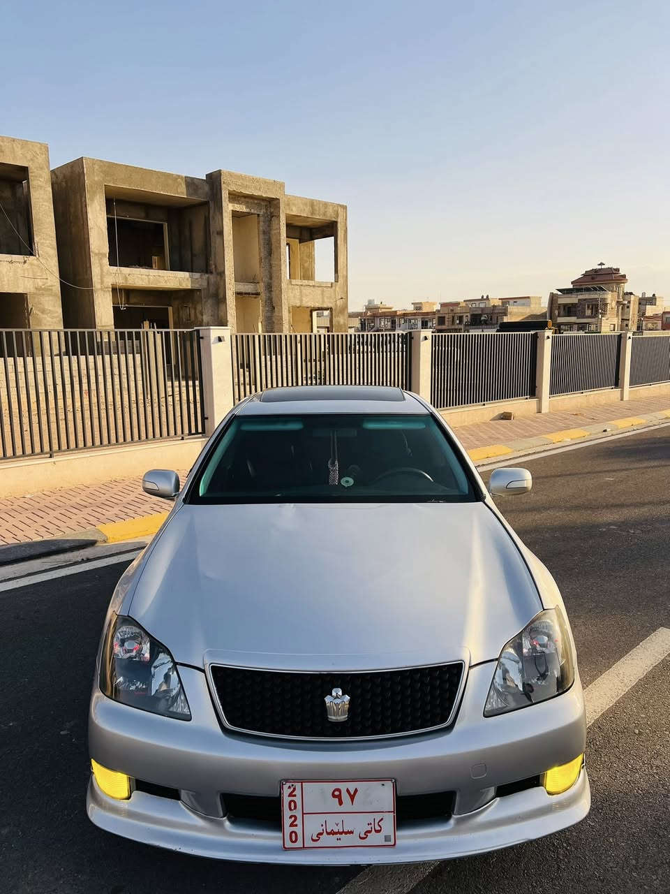 شاهینە 2007گەورە بە بچوک
براوە براوە 
جلد هیتەر سڵاید 
ناو رەش ساج سوور
145km
رۆشتووە
3دوگمە
سەیارەی 
مالە بە شەرتی ئەوەی 250مەسروفی نەبی
بی دوکەل و 
بی زەربە بی لیدران 
بە شەرتی ئەوەی کەفەر کۆراو نەبی
بەشەرتی ئەوەی سەقفەکەی سبوخ نەبی
کی حەزی لی بوو یان چات بکا یان تیلفون بکات
***********
