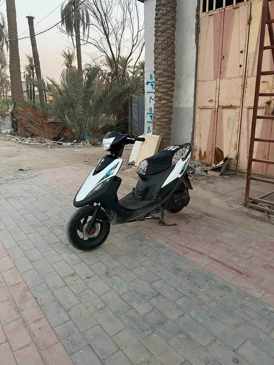 سلام عليكم ماكس عدله للبيع دراجه نضيفه للأخير مكينه ما مفتوحه دراجه بلاديه برغي ما مبدل بيها مكينه شلعه ومعدل تشك الكاع السعر ٦٥٠وبيه مجال بصيط المو شراي لا يتعبني ***********
