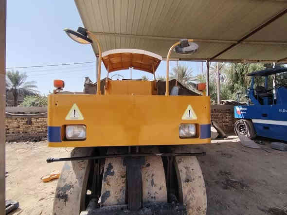 حادله مطاطيه ساكيا موديل 1991
رقم دهوك انشائيه مكينه 6 شغاله جهازه من كلشي كهربائيات  كامله بس يحتالجلهن ربط ماكو كل نقص بيها تايرات كله جديد السعر 115 قفل قفل بدون عمله ‭0783 852 2668‬
