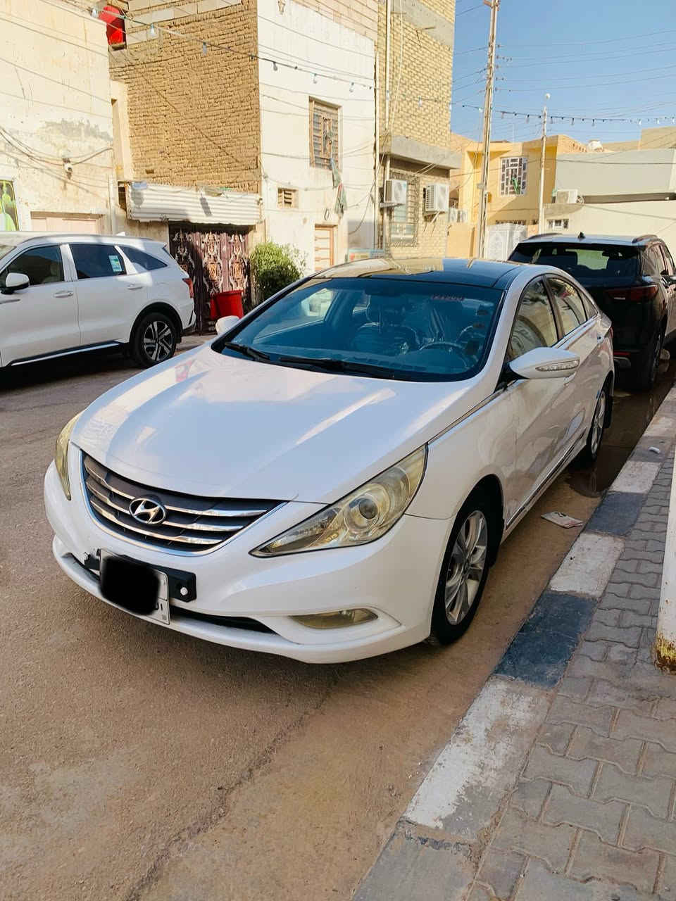 سلام عليكم.

سوناتا 2011 للبيع نقداً فقط.
مكينة 2400 دوش جاهزة.
بانوراما.
تبريد قطعتين.
وباقي مواصفات السوناتا معروفة، صور السيارة جديدة اليوم طكيتهن وكلشي موضح كدامكم بالصور.
بيها 4 قطع صبغ فقط بسبب شخوط، رقم اربيل وكالة بأسمي.
مكاني النجف الاشرف.
السعر: 108 وبيها مجال قليل.
للاستفسار: ***********
