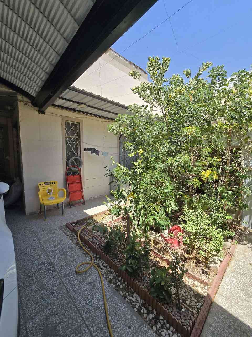 🏠للبيع.....للبيع.....للبيع 🏠
عرض مميز 🤩🤩🤩
بيت (200 ) متر طابق واحد حي العسكري مدارس في النجف الاشرف 
خلف الشارع التجاري بصف الركن خلف صيدلية النيزك الي صايره ركن العسكري باتجاه الكبل
بناء اعكادة قوي وانظيف يحتوي على :
غرفتين اكبار قياس الغرفة الواحدة 5*4
صالة كبيرة 6*4
مطبخ كبير 5*4
استقبال 6*4 ونص
حديقة 
طارمه للسياره 
حمام وتواليت خارجي
حمام وتواليت داخلي 
البيت كله كاشي وسيراميك مع بعض الاضافات اكثر موقع مرغوب بالعسكري للسعر وباقي التفاصيل مراسلة الرقم واتساب
***********

