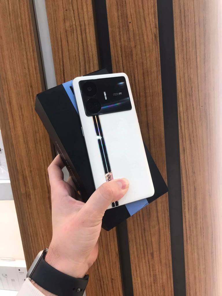 للبيع او مراوس realme GT Neo5 SE
ذاكره 1 تيره عشوائية 16 جهاز بعده جديد مستعمل شهر واحد  جهاز بي ميزه حلوه يسجل صوت مكالمه سعره 340
•• شاشة امولد 144Hz
•• معالج سناب دراغون + 7Gen 2
•• رام 16GB وتكدر تضيف 12GB بعد (28GB)!!
•• ذاكرة 1 تيرا 1TB !!!
•• بطارية 5,500mAh وشاحن 100W
•• صوت ستيريو
•• ظهر من الجلد النباتي
•• كاميرا 64 كربلاء, العراق


**إذا كنت صاحب هذا الإعلان وتريد حذفه لأي سبب، رجاءا أرسل رسالة إلى الدعم الفني**