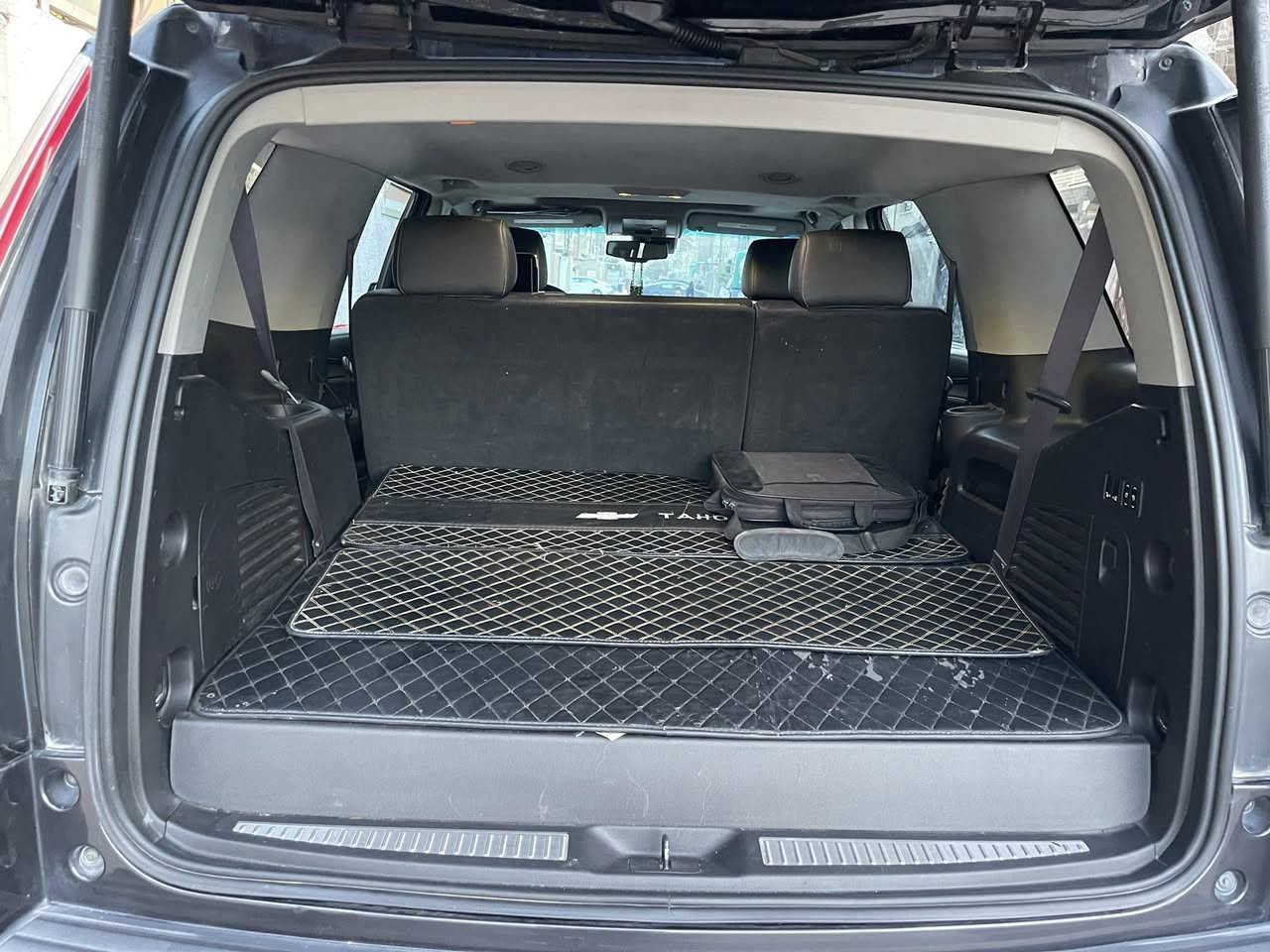 السلام عليكم تاهو 2016 LTZ وارد امريكي سياره گير مكينه صدر تدفئه تبريد تخم تاير كله جديد مكفول صندوك كهرباء 
شاشه قاصه 
رادار امامي وجانبي 
حساس امامي خلفي 
اربع بوب بصمه وصندوك 
تشغيل عن بعد 
كشنات جلد تدفئه تبردي 
خزن ميموري كشن السائق 
تحديد سرعه 
نضام تراگشن انزلاق 
سلايد روف 
مرايات جانبيه كهرباء 
ستيرن كهرباء+تدفئه 
وباقي مواصفات معروفه ltz
سياره مبيهه اي نقص رقم بغداد ب اسمي تحويل ثاني يوم  الاتصال *********** 
السعر 290$ وبيهه مجال حق الجيه 
العنوان بغداد الحبيبيه
