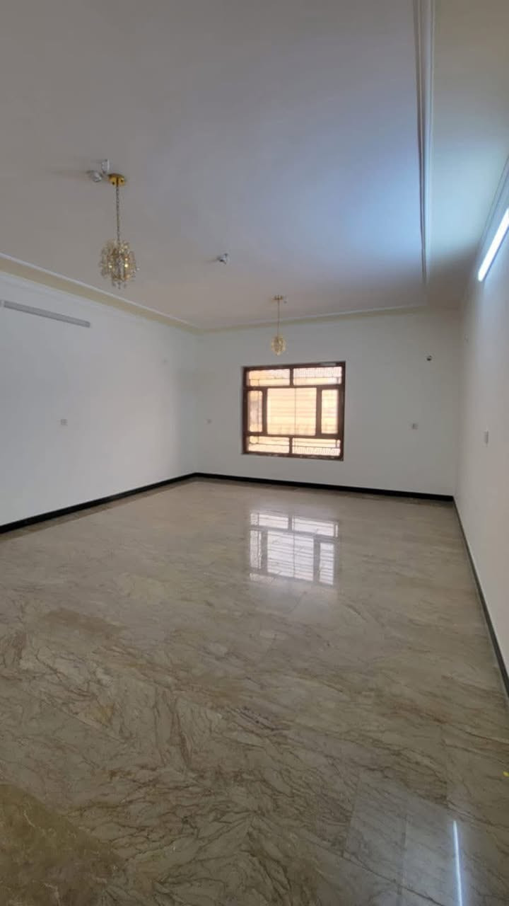 📢 منشور رقم: ((621))
💎 للإيجار في السيدية 💎
🏠 مكتب المتحدة للاستثمار العقاري
بيت💒 طابقين  مساحة 100متر      
يتكون من:. 
💠4 غرف نوم 
💠 صالة واسعة
💠 مطبخ 
💠 خدمات عدد2
💠كراج 

بدل الايجار مليون وربع 
📍 الموقع: السيدية مربع تبوك 

————————————
📞للاستفسار:☎️ ***********

📍 موقع المكتب:
 السيدية – قرب  مجمع السفير 

🏢 المتحدة للاستثمار العقاري
