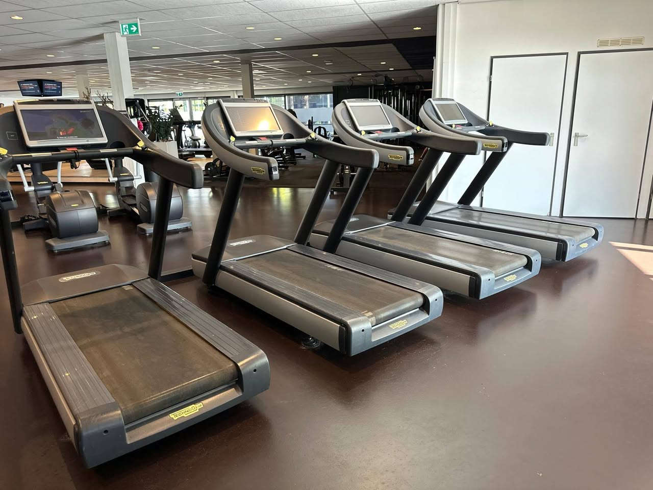 متوفر
أجهزة كارديو تكنو ايطالي
باسعار مميزه+كفاله
اجهزة مشي ابتداء من 1200$
اوربيت ابتداء من 850$
دراجات ابتداء من 500$
دراجات مع مسند ابتداء من 850$
(باسعار مميزه)
تجهيز انديه رياضيه بأفضل وأحدث المعدات
موجود كافة التجهيزات الرياضية
#رياضة
#أنديةرياضية
#تجهيزات رياضية
#ملاكمة
#ايروبيك
#زومبا
#بيلاتس


**إذا كنت صاحب هذا الإعلان وتريد حذفه لأي سبب، رجاءا أرسل رسالة إلى الدعم الفني**