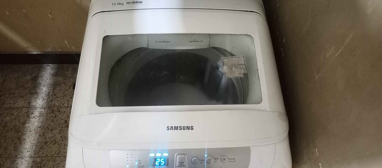 غساله سامسونك 12 كيلو فول اوتوماتيك 
نظافه ممتازه جدا ما بيه اي عطل بلاديه وشغاله سعر 200 الف رقم الواتساب *********** بغداد, العراق
