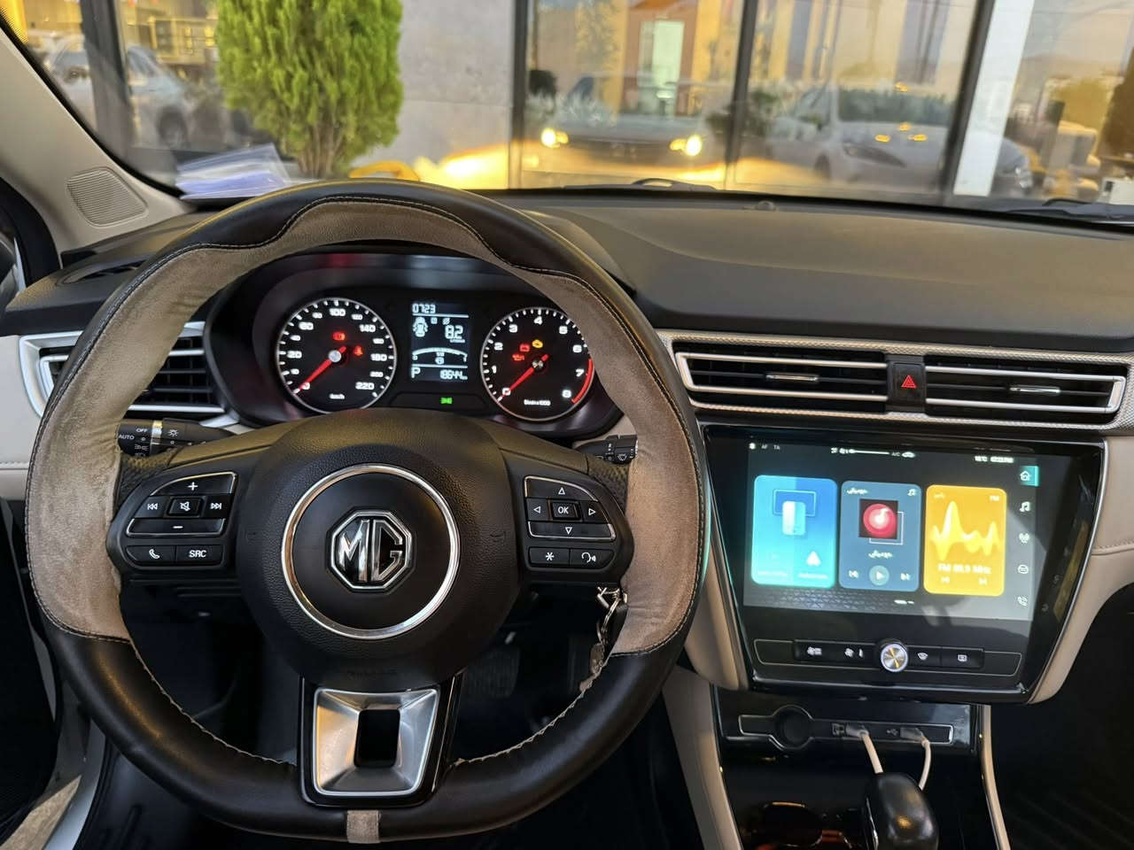السلام عليكم
mg5 2025
سيارة جديدة بعدهة بالضمان 
ماشية 18،000
مواصفات stander
 اربعة سلندر
محرك 1500
Abs
ebd
tpms
مانع انزلاق
مرايات كهرباء
اشارات بالمري
داخل اصفر 
تحديد سرعة
تحكمات ستيرن 
شاشة تدعم apple car play
usb
اربع سماعات 
كاعيات اصلية مالتهة 

السيارة مكانهة سليمانية ***********
السعر107
