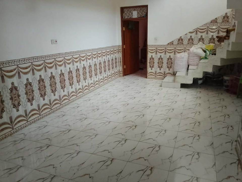 🟡بيت بالشراگية السابعة جهة حي العزل مساحته 120م الطابق الاول غرفة وصالة ومطبخ وبراني وطارمة الطابق الثاني فقط هيكل غرفتين، ابعاد المنزل 6*20م يقع بالقرب من المدرسة الكون وخدمات وقريب من الشارع العام السعر 93 مع المجال
@أبرز المعجبين
🟢نستقبل طلباتكم وعروضكم العقارية للبيع او الايجار ليتسنى لنا خدمتكم بالسرعة الممكنة.

🟢للاستفسار يرجى مراجعة مكتب عقارات الجوهرة الكائن في حي الصدر تقاطع العسكري باتجاه حي العسكري قرب افران صمون بغداد الحديثة او الاتصال على الارقام الموجودة وسنكون بخدمتكم.

احمد الكناني ☎️ *********** وتساب
ستار ابو منتظر ☎️ *********** وتساب

🟢اذا كنت مهتم لمتابعة المزيد اضغط زر الاعجاب وتابع البيج لتصلك كل عروضنا الحصرية.
