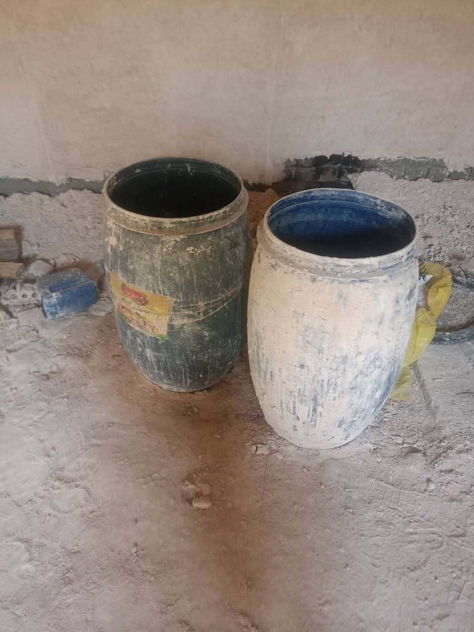 سلام عليكم قفصين وبرميل حديد .. وبراميل مي ومسطره وتريشه للبيع كربلاء السعر خاص
***********
