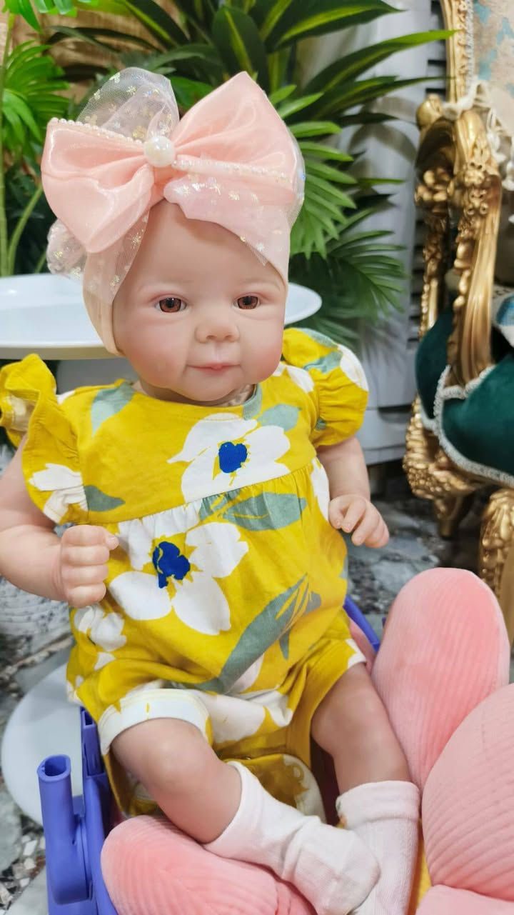🎀 دمى سيليكون واقعية جداً 🎀
كأنها طفل حقيقي بكل تفاصيله 👶💖
✨ عيون واقعية ✨ شعر ناعم مزروع ✨ تفاصيل بشرة وعروق طبيعية ✨ جودة عالية وملمس واقعي
💝 لا ترددي... اشتريها إلك أو خليها هدية تفرّح بنتج أو حفيدج وتبقى ذكرى حلوة ومميزة.
🌸 تكدرون تحصلوها عد بيج تكتوك لافين بيبي 🌸
📦 التوصيل متوفر إلى جميع محافظات العراق 📩 للحجز والاستفسار راسلونا على الخاص
إشارة الأصدقاء


**إذا كنت صاحب هذا الإعلان وتريد حذفه لأي سبب، رجاءا أرسل رسالة إلى الدعم الفني**