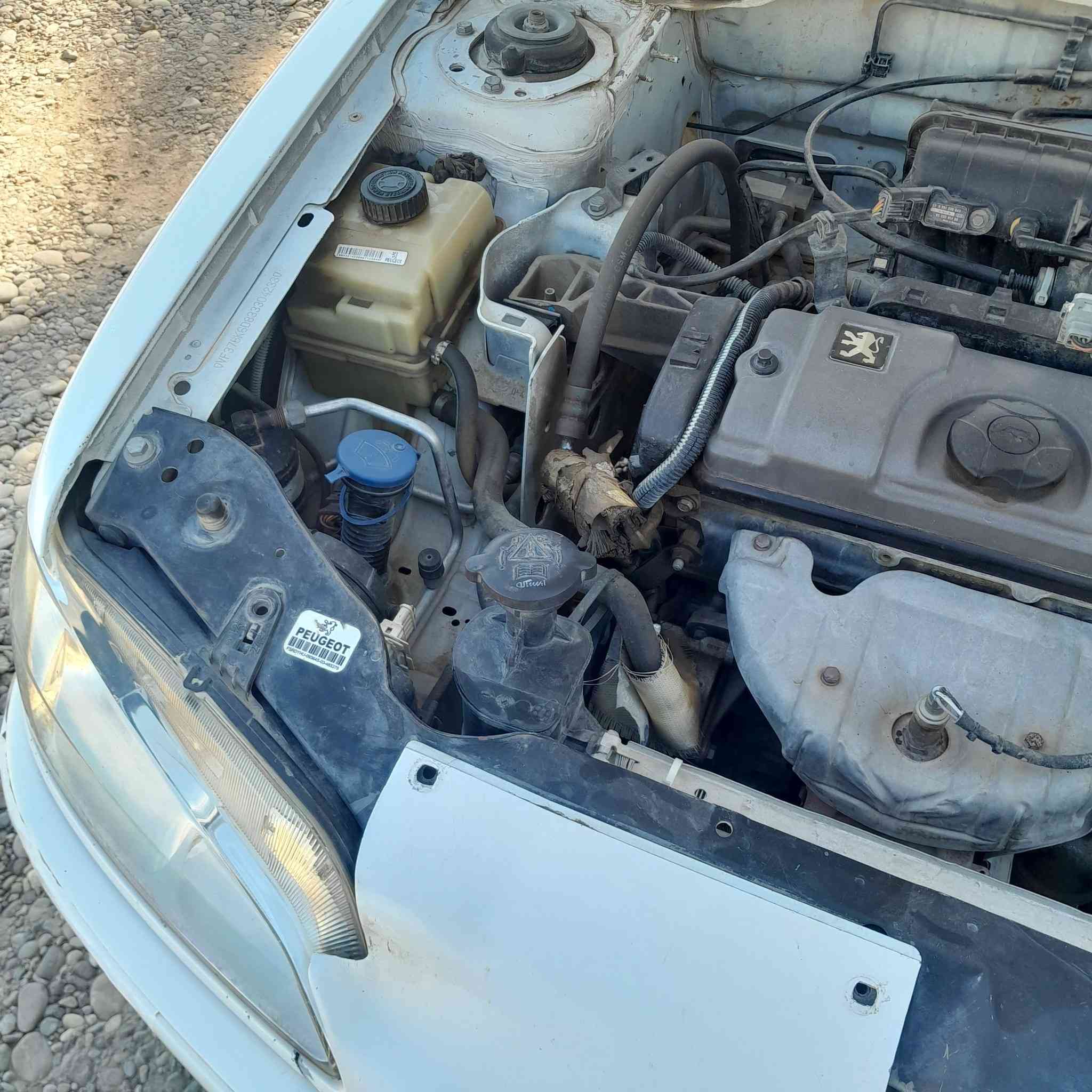 ألسلام عليكم بيجو للبيع ٣٠٦ قطعه وحده صبغ ألسياره كله عل بلاد تبريد محرك صدر تايرات كله جديد رقم بغداد دولي شرط ألتحويل وألغرامات مكان ألسياره صلاح الدين الضلوعيه ألسعر ٥٨ وبي مجال  *********** موديل ٢٠٠١
