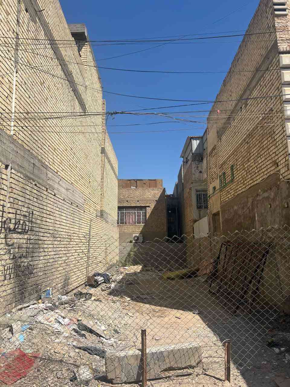 سلام عليكم قطعه ارض البيع ملك صرف
مكاني الشعب يم فورتات شارع مقابيل الطفائيه مال شعب تدخل بي اول فرع عل يسره
نزال 20×العرض 5 ونص
مساحه 110 تحويل ثاني يوم نفتح بيان
رقم تصال. وستفسار وتساب *********** ابو سام
