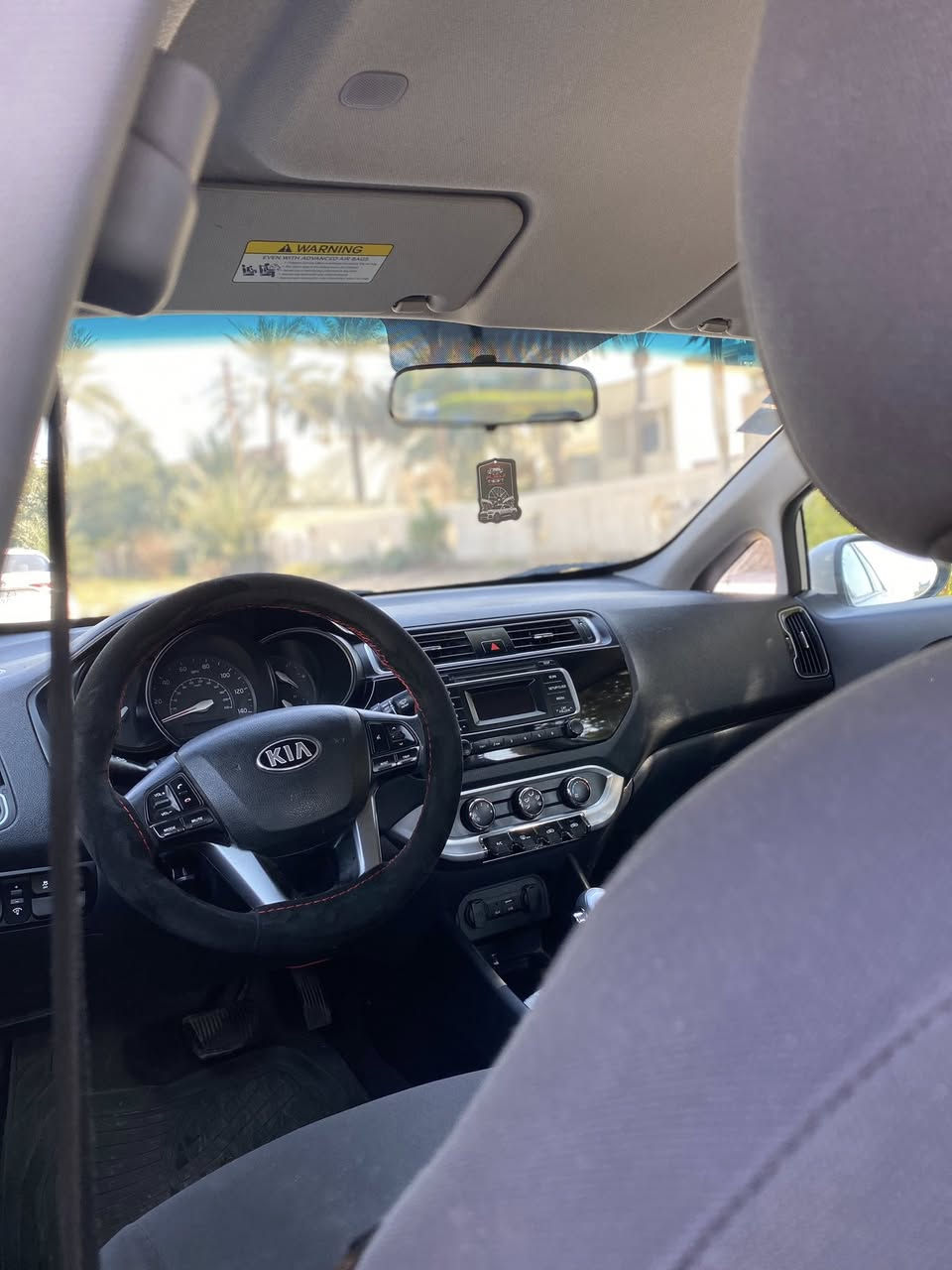 السلام عليكم للبيع كيا ريو 2016 وارد امريكي بيها ٣ قطع صبغ وبيها بارد ب مكانات زغار مواصفات ( ويل اصلي حجم ١٧- نضام ايكو - مانع انزلاق - ٤ دسك - بلوتوث + تحكمات ستيرن جهتين مع كروس سرعة - محرك 1.6 ) وياقي الموصفات المعروفة 
محرك وكير ممفتوحات صدر وتخم تاير وتبريد كلة جاهز بدون اي نقص 

رقم بغداد ب اسمي شنوية وارقام وهزة كلهن جدد 

السعر 88 ورقة وبيها مجال 
للاتصال ***********
