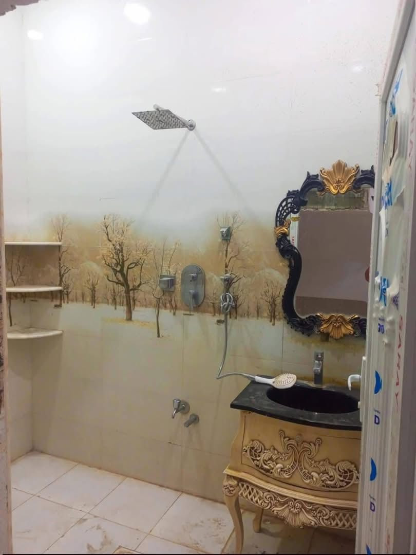 #دار_للايــــجـًـــار📍 الموقع: حي المعلمين قرب مأكولات تشرين شارع الجامع – منطقة مرتبة وهادئة

📐 المساحة: 100 متر مربع

🛏 يتكون من:
▪️ ثلاث غرف نوم
▪️ صالة
▪️ مطبخ
▪️ استقبال
▪️ صحيات داخلية وخارجية

✨ البيت نظيف وبناء حديث
✨ موقع مميز وهدوء تام
--------------------
🔺#للاستفسار التواصل فقط واتساب او اتصال 
http://wa.me/+964*********** 📲 حسن 
—————————————————————
او زيارة مكتبنا متواجدين
🔺مكتب دره المشرق للاستثمار والتطوير العقاري 
🔺العنوان:-حي الجزائر الشارع العام قرب مأكولات تشرين
