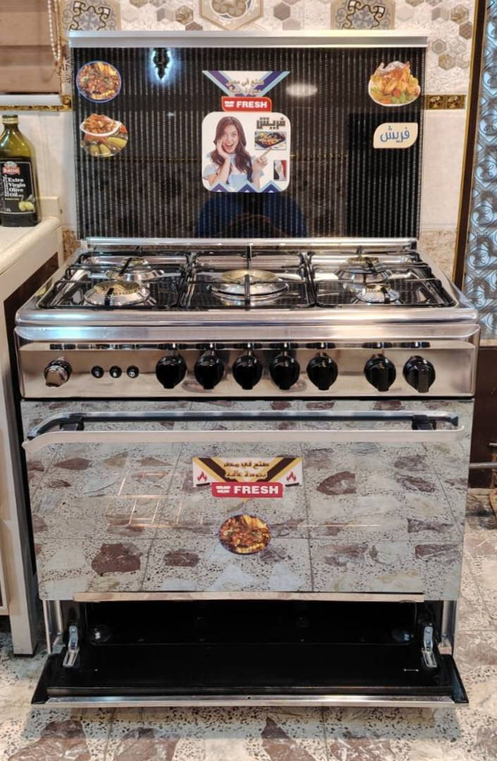 ❣️طباخ فرش FRESH مصري للبيع❣️
الطباخ جديد استعمال 5 اشهر استعمال قليل كلش الفرن والعيون.
✅️ حجم 80×60. (( الحجم المرغوب ب 5 عيون ابو الفرن الواسع الجانبو)).
✅️ الطباخ سل ستيل كامل.
🔥كل العيون والفرن نااااره زرررركه🔥. 
 وكل الكهربائيات تشتغل فووول.
🔴 السعر 250 قفل 🔴 السعر مابيه مجال.
***********
