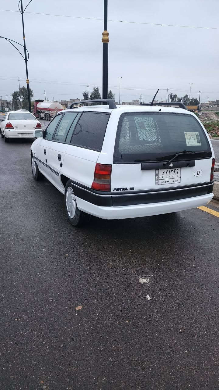 السلام عليكم استرا موديل 92 حجم 16 رقم نينوى ألماني شرط المحرك والكير كوبون بانزين ضرر تكمه النفر بيها اقل العام ابيع عام شرط الكلب والكص 
 شرط التحويل السعر 40 وبيها مجال
 ***********
*********** غير متواجد عل فيس
