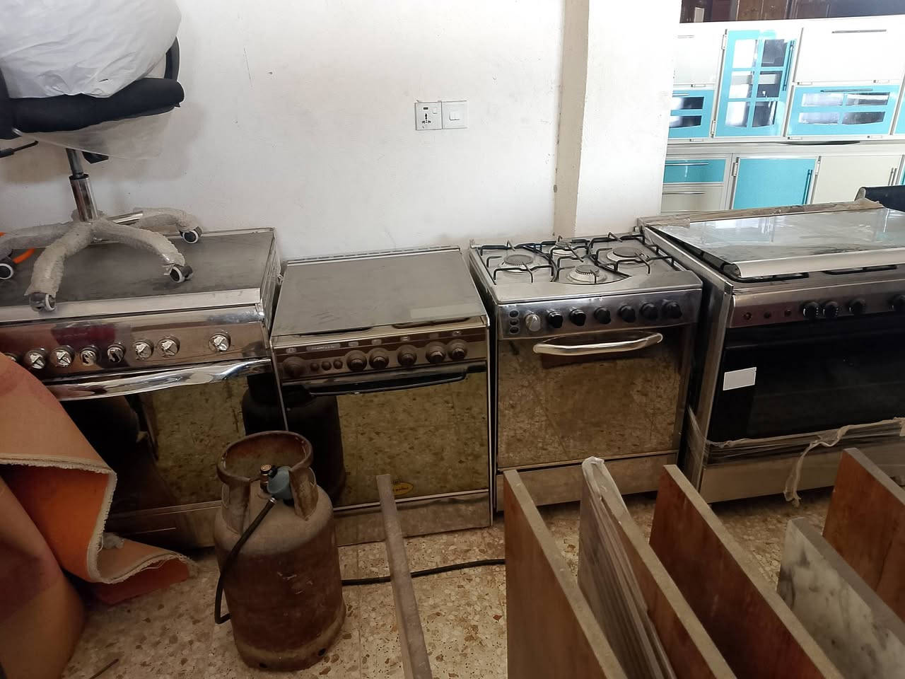 غراض للبيع اشتري وبيع يوجد توصيل كروة الشراي يتصل ***********
