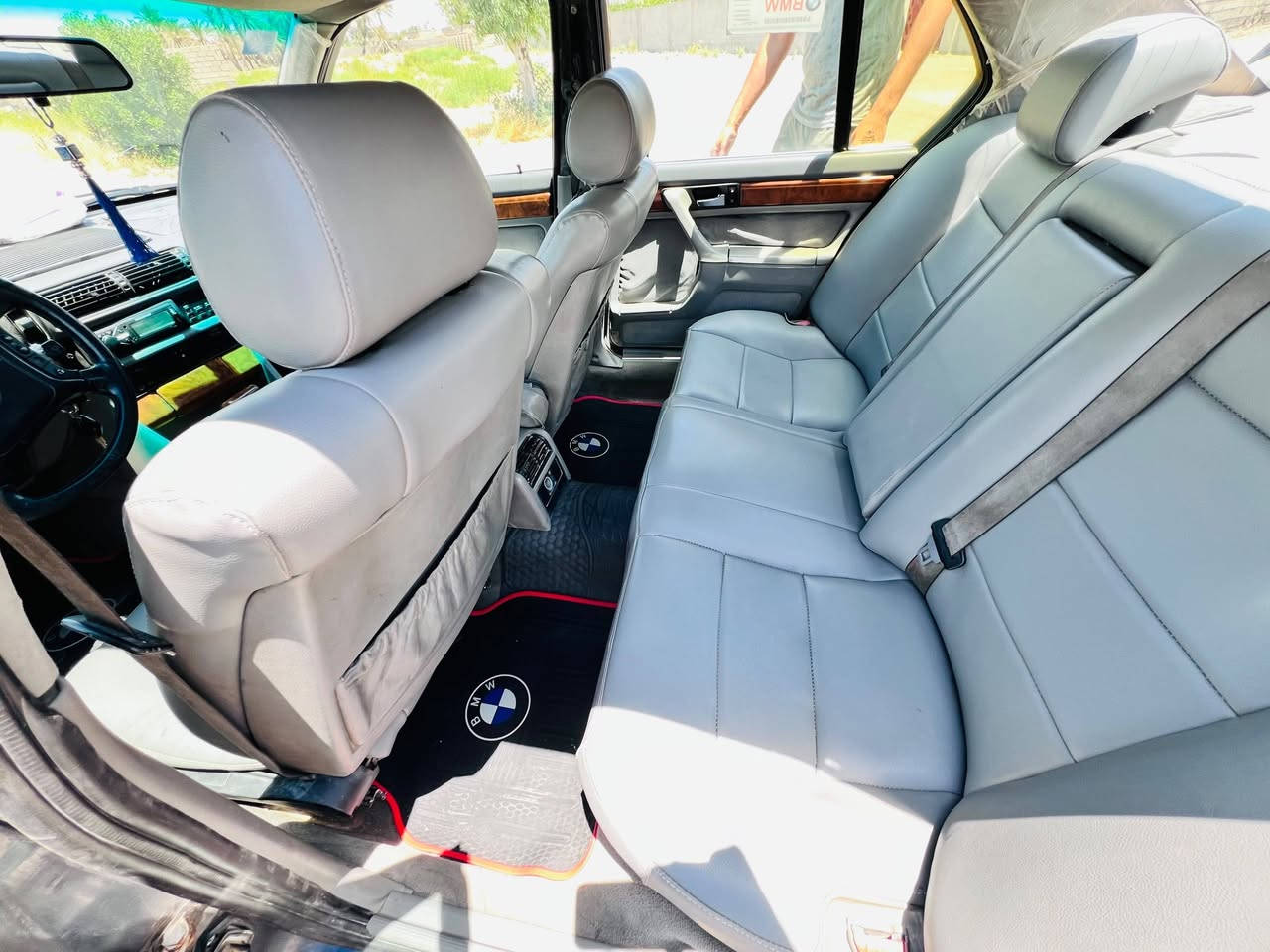 السلام عليكم للبيع BMW 730 مديل 92 رقم بغداد انكليزي سنويه لحد 29 تنفذ تحويل مباشر حدايه جديده
كير ومحرك واكسل شرط
السعر ٤٥ ورقه وبيها مجال
مكان السياره صلاح الدين تكريت (الزلايه) 
للاستفسار الاتصال على الرقم
***********
***********
