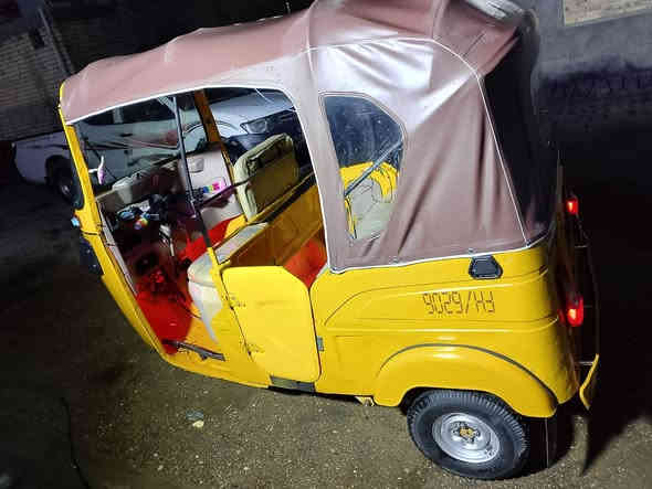 سلام عليكم تكتك مديل ٢١ رقم بغداد تكتك بيه بارد بل لغد  وشخوط  يم البكلايتات  مكفوله من المعجون  العنوان بغداد حي النصر *********** سعر  ٧ و ١٠٠ وبيه مجال قليل
