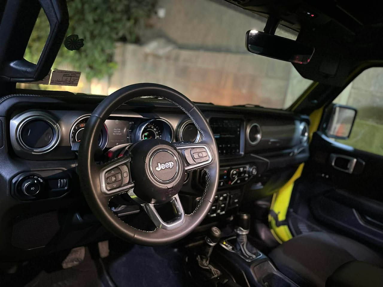 🚙✨ جيب رانجلر صحارى 2023✨🚙
4 سلندر تيربو - لون مميّز— دخول جديد 
— ماشية 13 ميل فقط !
جاهز للترقيم بكل المحافظات …
وموجود قرار تقدم معاملة وترقم كوردستان …
فول مواصفات  .جام كهرباء اوتو .شاشة - كامرة .
قطعتين تبريد. كشف. ومواصفات الصحارى 
غنيّة عن التعريف 💯🔥
نظافة ومعاينة تشرح وضع السيارة 👌
📍 الموقع الأنبار
📞 ***********
