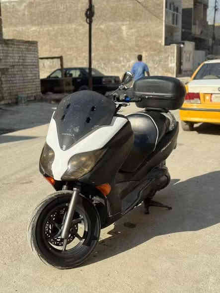 فورزة 0.10
سلام عليكم فورزة 0.10 مديل 2012 سعه الحرك ٢٥٠ 
كير شغال سبورت_ عادي _ كير عادي 
المسافه مقطوعه ١٥ الف / كهربايات كلها شغاله  دراجه يرادلها ترتيب نقصها جاملغ امامي / وتريشه وحده / وصبغ كفرات 
مكان دراجه بغداد مدينه الصدر سعرها 850 وبيها مجال والماعنده ياخذها بلاش وعلي  اتصل وتدلل 
***********
