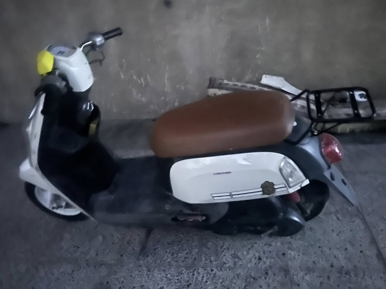 السلام عليكم 🫡
دراجة ماكس بوليس للبيع دراجة تخبل مكينة خير من الله خرسة دراجة كاملة اشارة لايت بك لايت هورن عالي ناصي دراجة كاملة اي نقص ما بيها دراجة عوزها سايق فقط الدراجة هندر نكرة سلف نكرة فقط السلف بي برغي فالت تجي وتشوف بعينك الدراجة احلة من الصور ملحة قفل صندوك قفل ستيرن قفل جنطة دراجة كاملة من كل النواحي السعر 600$ وبيها مجال للطيبين العنوان بغداد العبيدي رقم الهاتف *********** رصيد 
*********** واتساب 
اتصل وتدلل وشكراً لكم 🤍
