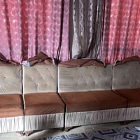 ديوان • ٧ مقاعد • ما بي ضرر