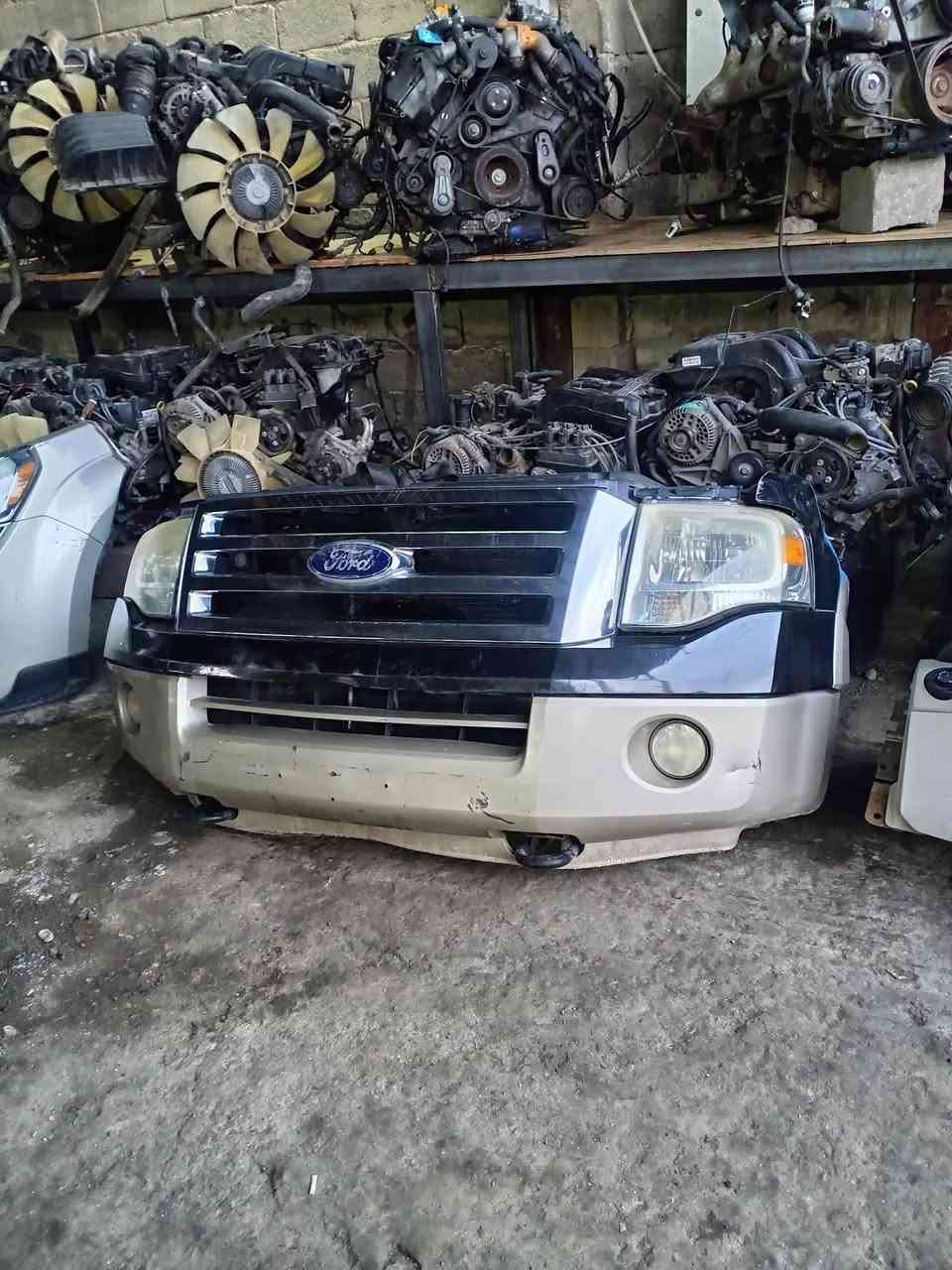 اكسبلور اكسبيدشن توروس ايكو سبورت ايدج اسكيب
السلام عليكم يتوفر كير ومكينه فورد 👆👆 
العنوان السليمانية الصناعة خلف كراج بغداد القديم لأي استفسار يرجى الاتصال على الأرقام التالية ***********
***********
