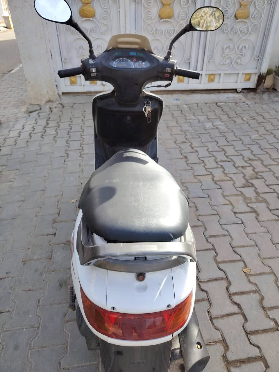 يا الله دراجه فراشه جديده ما صار لها شهر من نزلت من الحاويه كفر اصلي تايرات جدد   لايت زنون الدراجه على وضع الشركه اللي يريدها بخير او يتدلل مكان كربلاء قضاء طويريج ***********
