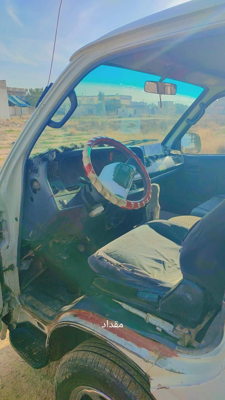 سلام عليكم من رخصة الدمن هايسة بوز للبيع موديل 1994سيارة فور ويل 11راكب السيارة  نضيف مكفولة كفالة عامة كير وماكينة بشرط تخم تايرات باتري جديد السنوية صاقطة صارلهة شهر ونص*********** السعر 45 بيعة مجال
