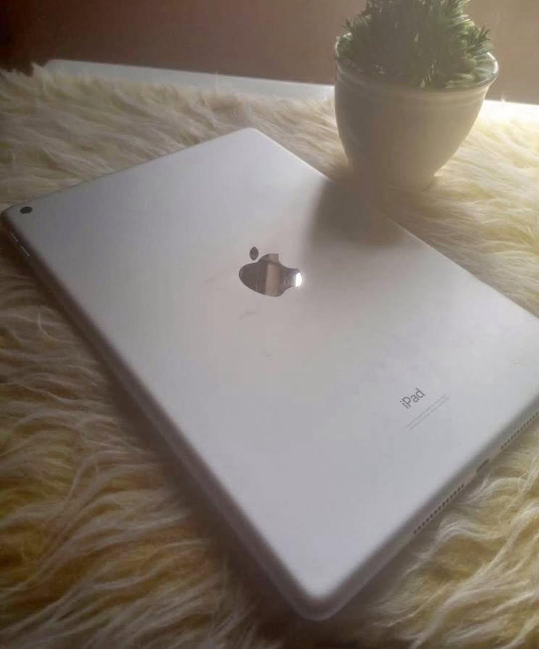 ايباد 9   ذكراه64                                    جديد كرتونه موجود.مرواس ب دراجه ماكس رقمي ***********
