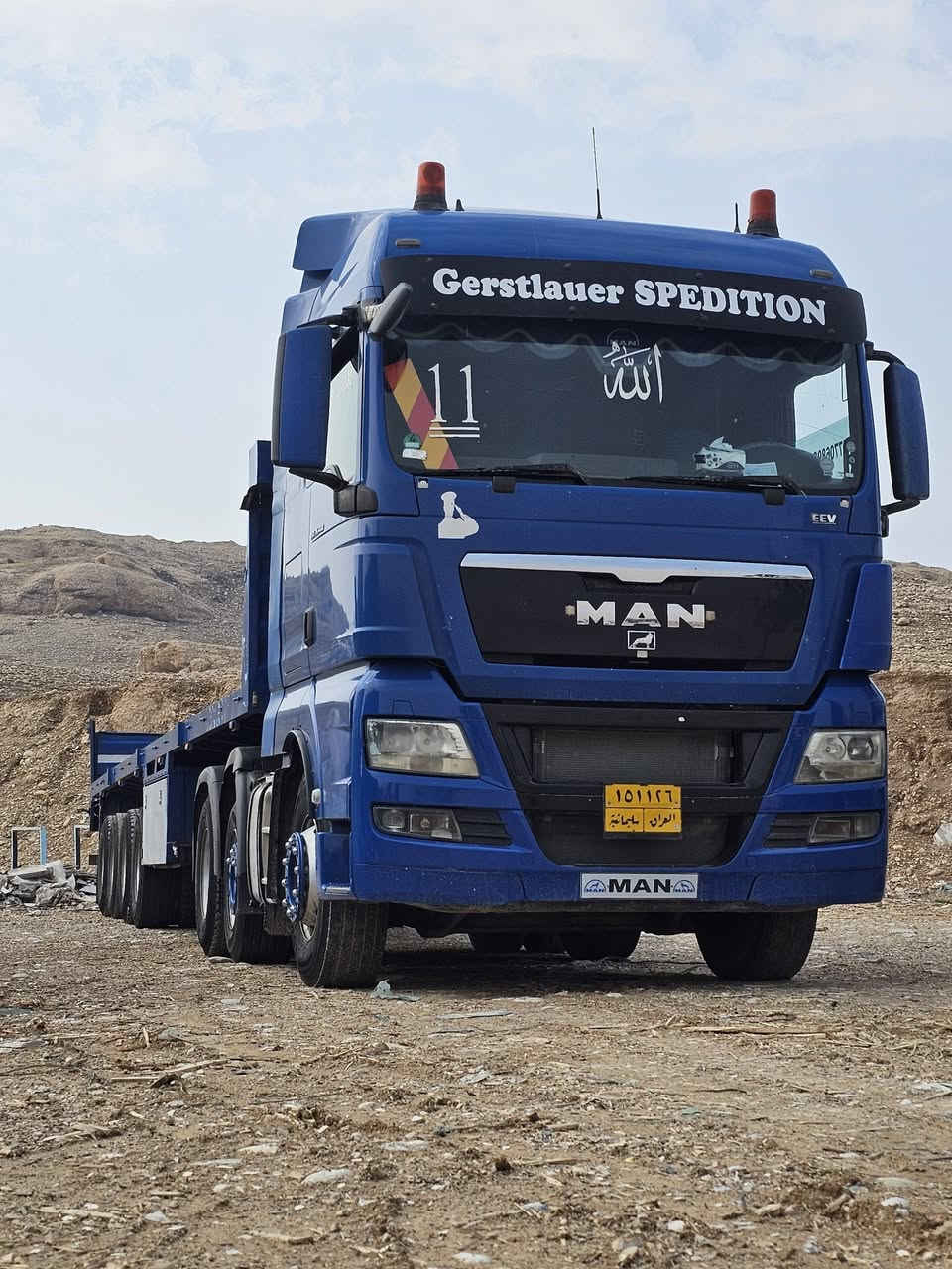 سلام عليكم للبيع مان برفان 2011  حجم 440 قماره وسط دبل مناميه اوتماتيك رتادير 6طكات ثلاجه تدفه تبريد جوبلس امامي (تخم تاير ) رقم سليمانيه سنويه نافذه 2025\ 5\17 مكان السياره ديالى ***********
