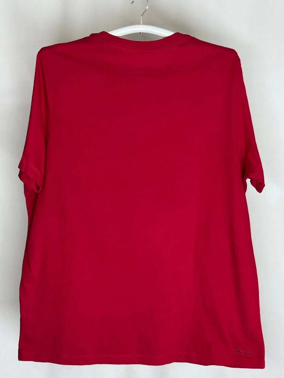 تشيرت  (جوردن)قطن سوبر كريمً
القياس XL
النظافه 💯/💯  

يوجد توصيل 🚚 (بغداد -محافظات )
☎️رقم الهاتف :***********

للحجز -دايركت
