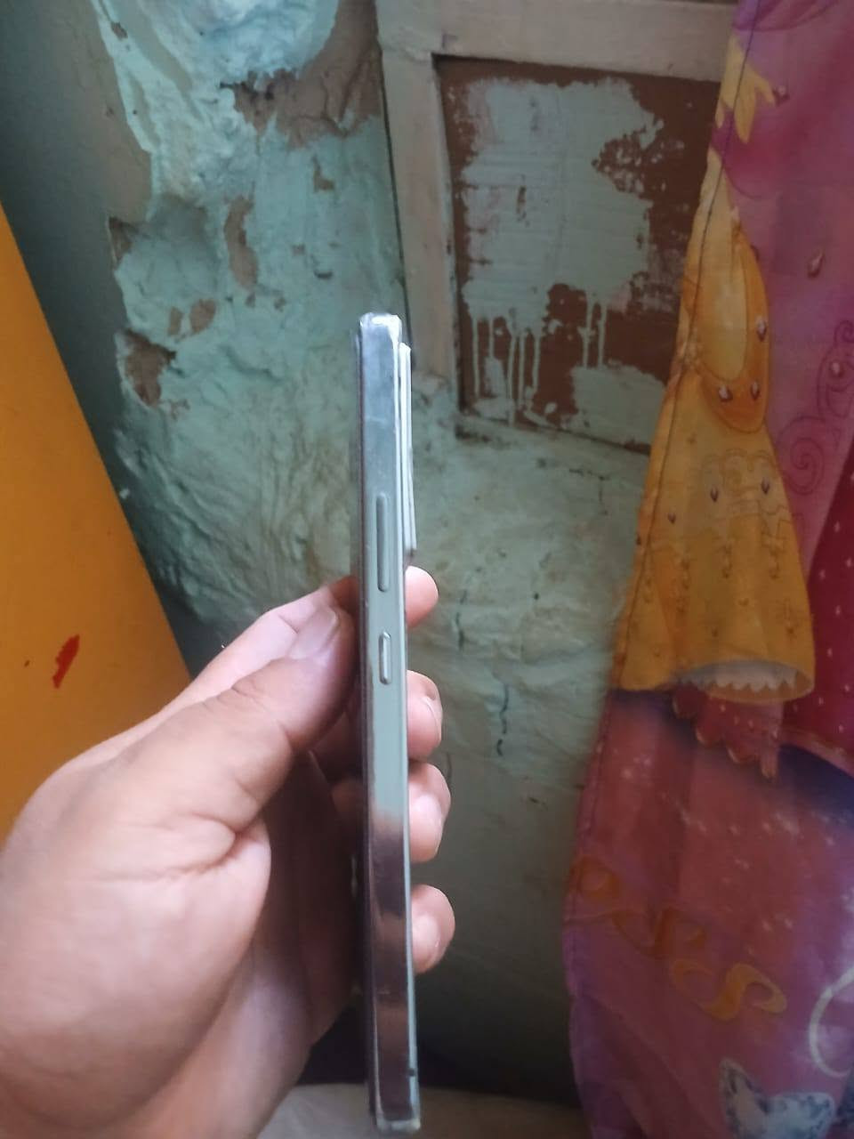 🔥 للبيع او للمراوس ب ايفون
: Infinix GT 20 Pro 🔥
حالة الجهاز: تمام، استعمال 3 شهور بس ⏳
بدون ملحقات
المميزات:

شاشة مبهرة: 6.78 بوصة +FHD بمعدل تحديث 144Hz، مثالية للألعاب والأفلام 🎮

أداء ممتاز: معالج MediaTek Dimensity 8200 Ultimate لأداء سريع وسلس 🚀

ذاكرة كبيرة: RAM 12GB، تقدر تفتح كل التطبيقات من غير أي تهنيج 💼

كاميرا رائعة: كاميرا خلفية بدقة 108 ميجا بيكسل وصور سيلفي تحفة بدقة 32 ميجا بيكسل 📸

بطارية قوية: 5000 مللي أمبير، بتشتغل معاك طول اليوم، وبتشحن بسرعة 45W، تضمن لك استخدام مريح 🔋يشغل 120Fbs بل العاب من ضمنها ببجي 

مكاني أبو غريب
متواجد فيس
سعر 225 وبي مجال حك الجيه


**إذا كنت صاحب هذا الإعلان وتريد حذفه لأي سبب، رجاءا أرسل رسالة إلى الدعم الفني**