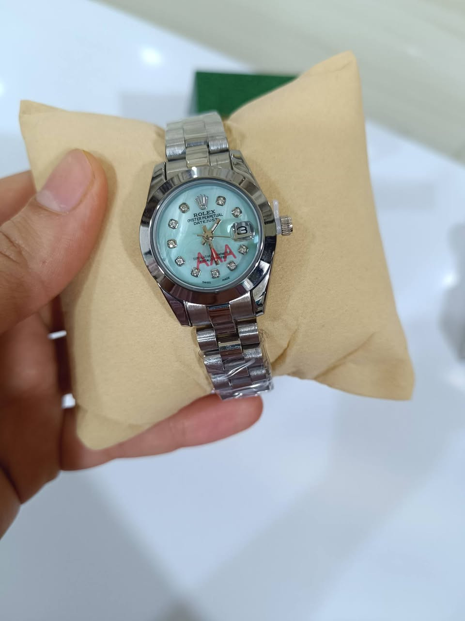 ساعه رولكس نسائي مختوم 18 ك عداد شهري ضد الماء كوالتي عالي جدا


**إذا كنت صاحب هذا الإعلان وتريد حذفه لأي سبب، رجاءا أرسل رسالة إلى الدعم الفني**