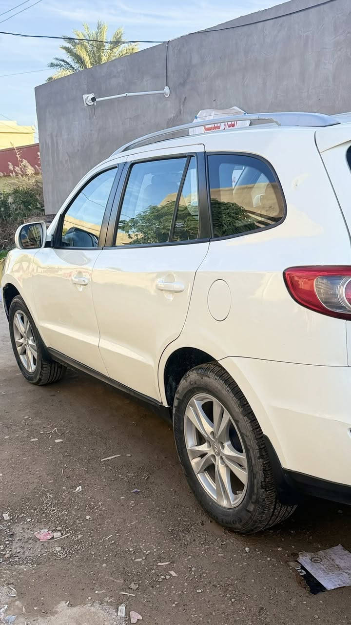 أعاده النشر بسبب الوعود الكاذبه
السلام عليكم
سنتافي للبيع
2012
 محرك ٦
7راكب 
شرط التحويل
سنويه ل٢٠٢٦
الضرر موضح بل سونار
مكان السياره بيجي السعر 125البيع نقد
رقم الهاتف *********** // ***********
