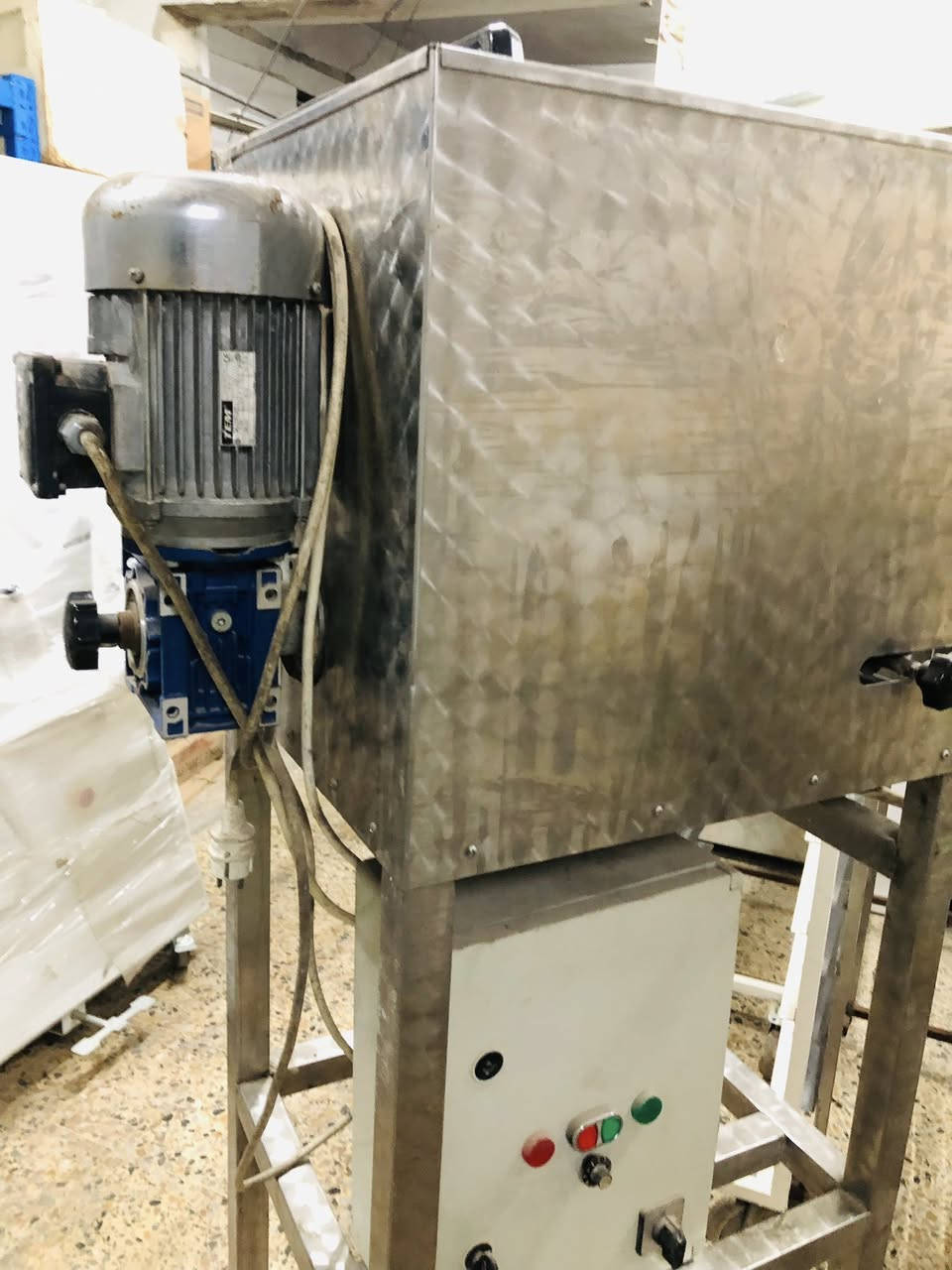 متوفر قطاعة عجين تركي مستعمل ستلس استيل الاستفسار الاتصال على الرقم ***********
