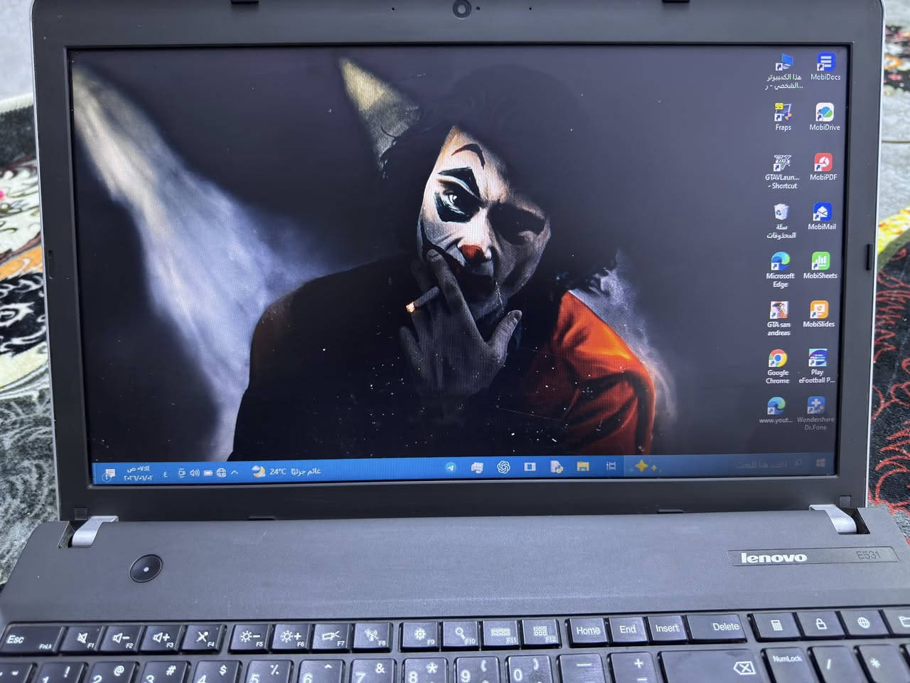 💻 لابتوب Lenovo ThinkPad E531 للبيع (بحالة ممتازة)
حاسوب عملي وقوي، يجمع بين الأداء السريع والسعر المناسب، مثالي للدراسة، العمل، والألعاب المتوسطة.
🔍 المواصفات التقنية .
 المعالج: Intel Core i7-3632QM (أداء قوي وسريع).
 الذاكرة (RAM): 6 GB DDR3.
 الهارد: SSD بحجم 512 GB (سرعة فائقة في الإقلاع والبرامج).
 كارت الشاشة: NVIDIA GeForce GT 740M (بمساحة 2 GB) + كارت داخلي Intel HD 4000.
 النظام: Windows 10 Pro جاهز ومفعّل.
نضافة الجهاز99.9‎%‎
🛡️ الميزات والضمان:
 البطارية: 🔋 جديدة تماماً لراحة بال تامة أثناء الاستخدام.
 الضمان للبطارية : 📜 ضمان حقيقي لمدة سنة كاملة.
 لوحة المفاتيح: كيبورد كامل يحتوي على الأرقام الجانبية ويدعم اللغة العربية 
📌 الملحقات والحالة:
 الجهاز نظيف جداً وبحالة ممتازة
شاحنة خاصة للابتوب 
التواصل على خاص


**إذا كنت صاحب هذا الإعلان وتريد حذفه لأي سبب، رجاءا أرسل رسالة إلى الدعم الفني**