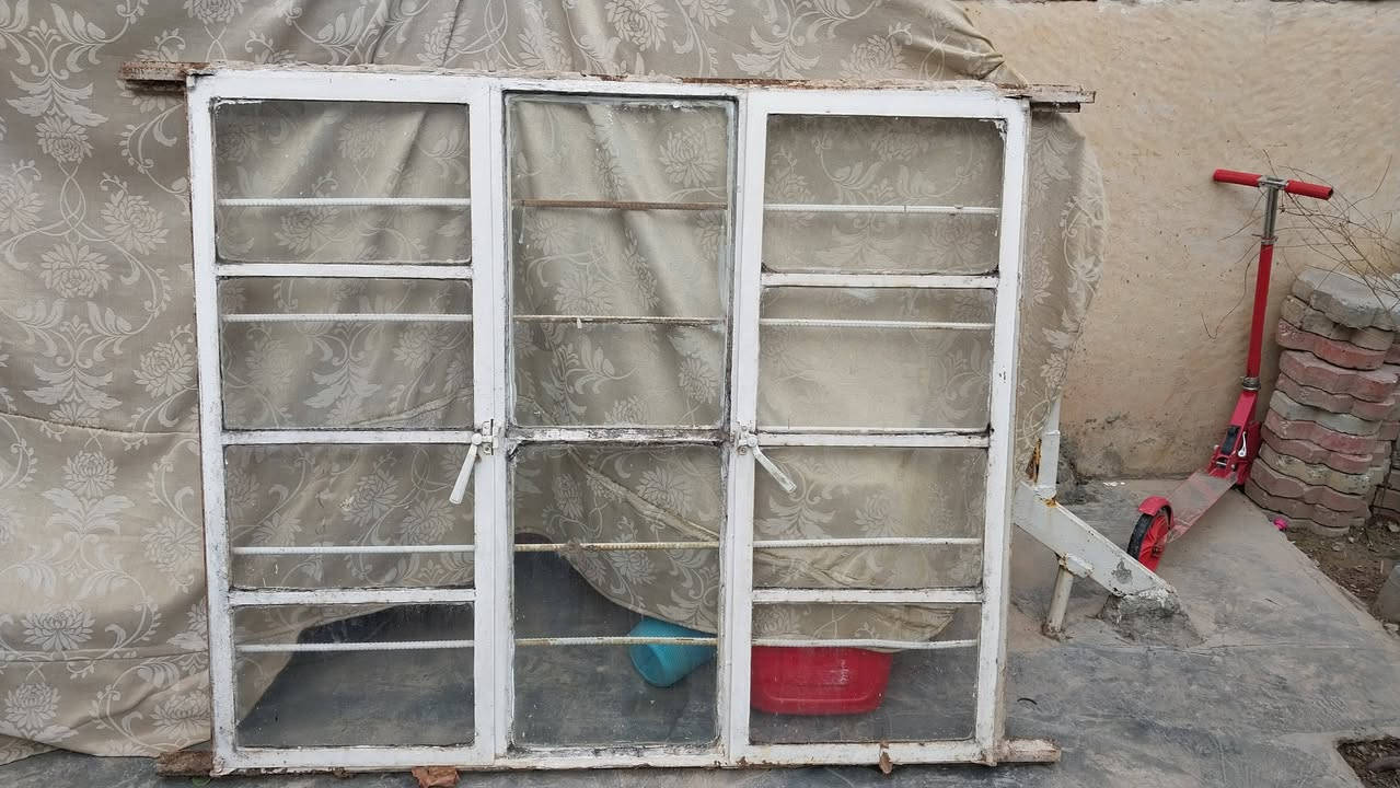 شباك عدد أثنين للبيع.
طول ١٢٠×١٤٠+١١٠×١٤٠
سعر الواحد ب٣٠ الف


**إذا كنت صاحب هذا الإعلان وتريد حذفه لأي سبب، رجاءا أرسل رسالة إلى الدعم الفني**