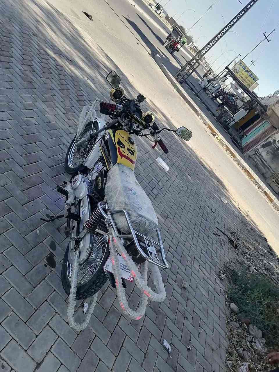 ««««السلام عليكم »»»»
تايكر.... »»»
«««««««....23.....»»»»»» 
جنبزه فول..
نشاط فول 🔥
طيران ✈️
محرك  كيرشرط   نعومه فول»»»» 
كهربائيات كلها شغاله 
 موطور مال جناي ماتصرف  عليه»»»» 
ملاحضه........ 
رجاءءء الموشراي لاتكسر بحلال ناس كلشي»»» 
 موجود بل سوك. 
السعر 500 وبي مجال بيع مستعجل 
الاتصال***********
الاتصال***********

  
المكان بيجي.

